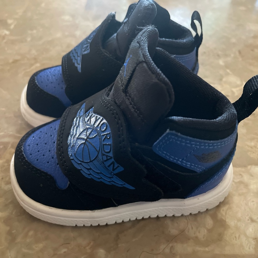 Like new Sky Jordan size 4c